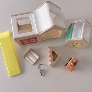 LOVEVERY Playhouse Set • The Observer Playkit